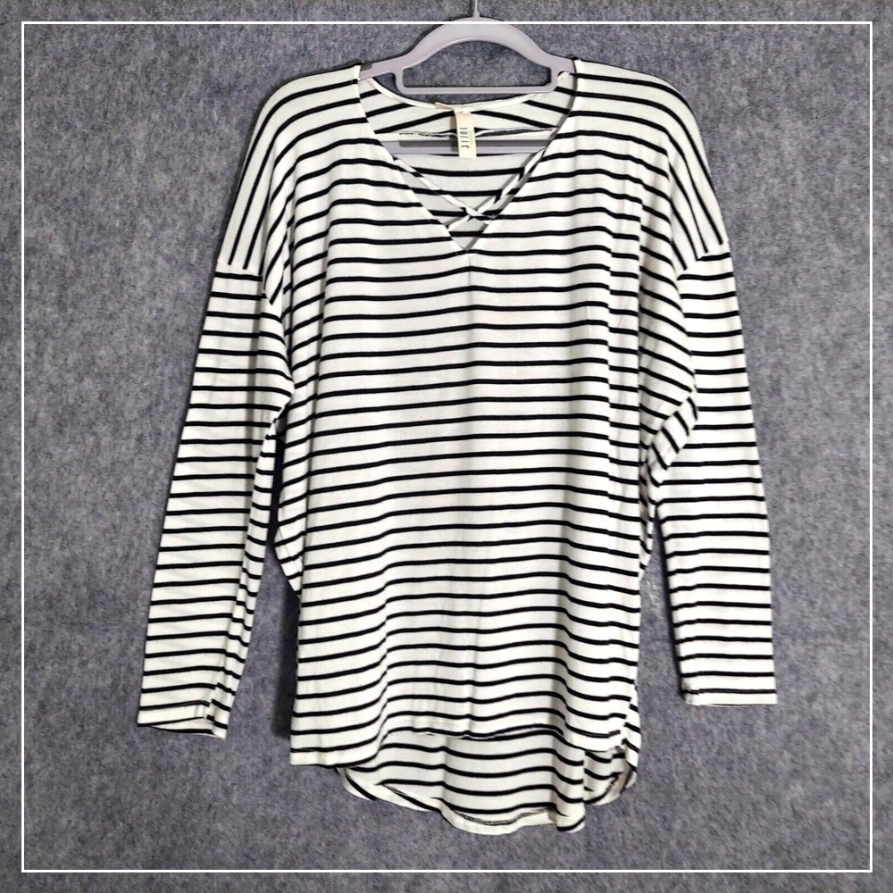 Jolie Tunic‎ L Dolman Long Sleeve Gray Strappy Neck Lightweight Preppy Casual